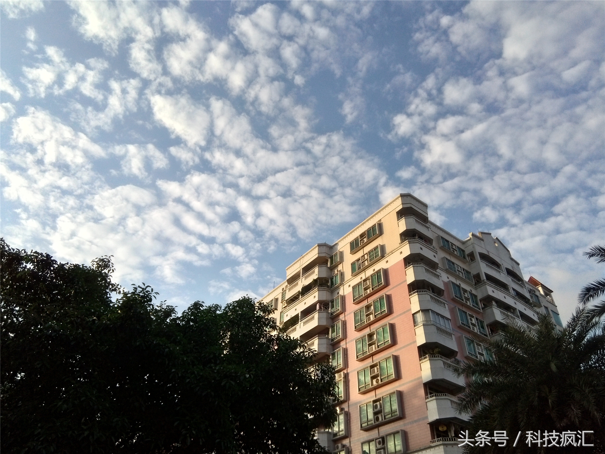 来一场华丽3D盛宴，裸眼3D手机ivviK5测评