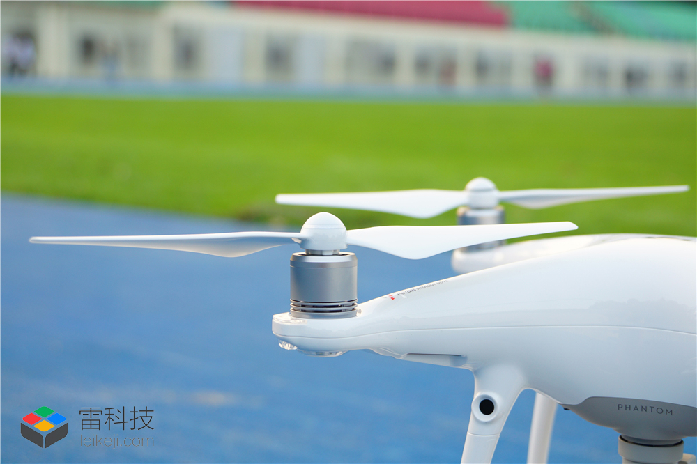 大疆无人机精灵4无人机深度评测,大疆精灵4飞行评测