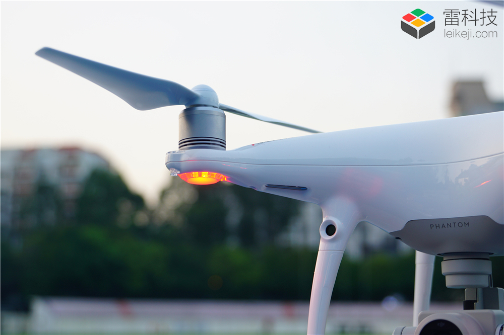 大疆无人机精灵4无人机深度评测,大疆精灵4飞行评测