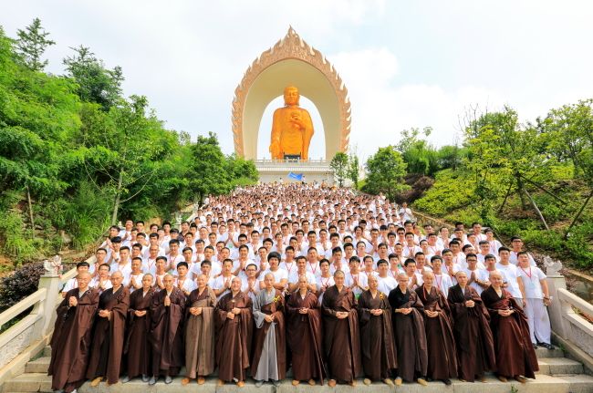 最庄严的佛像竖屏图片,中国最出名的十大佛像