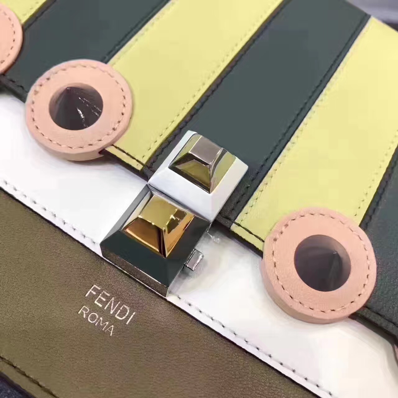 fendi包包最新款,fendi包的经典款