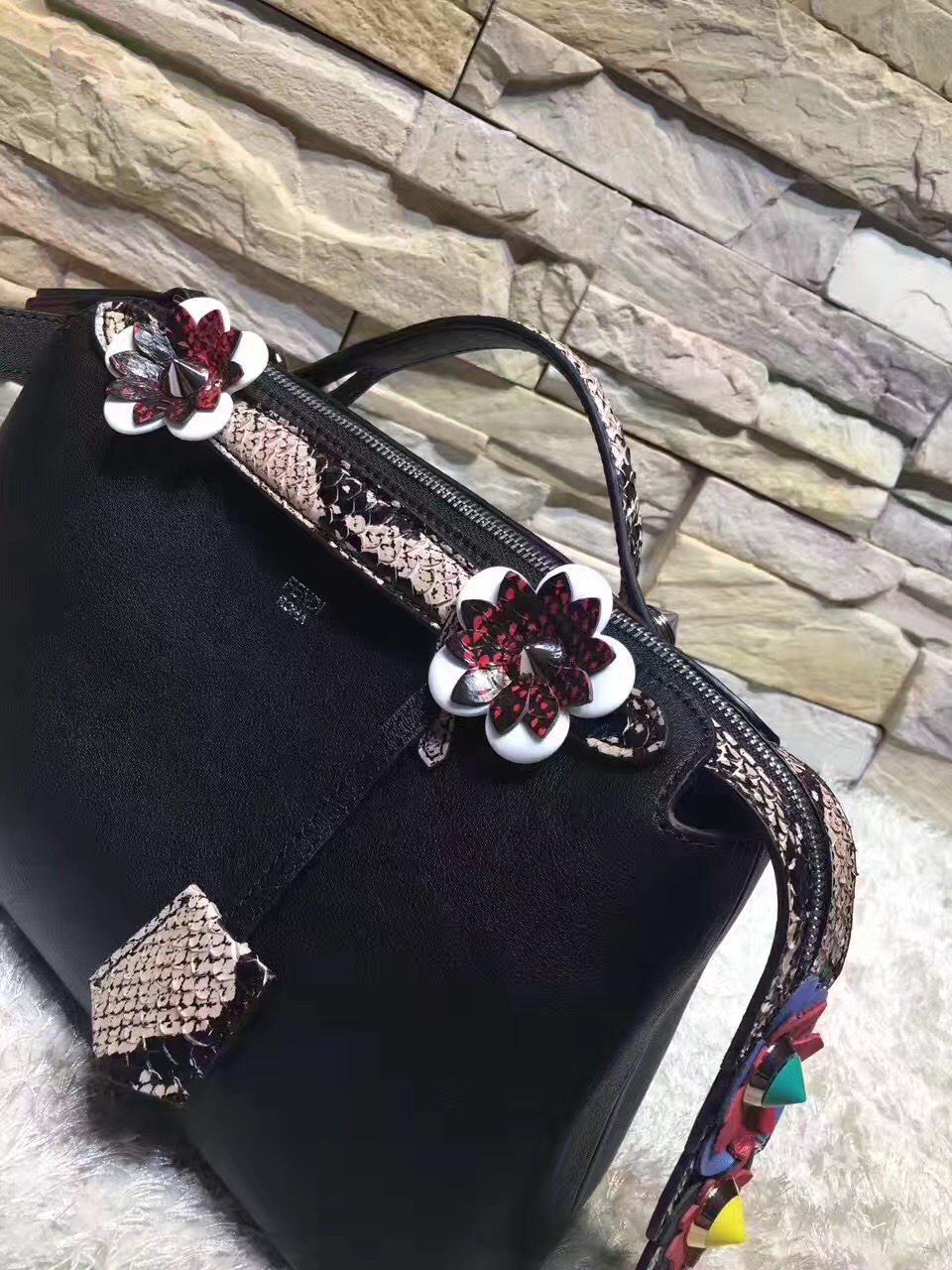 fendi包包最新款,fendi包的经典款