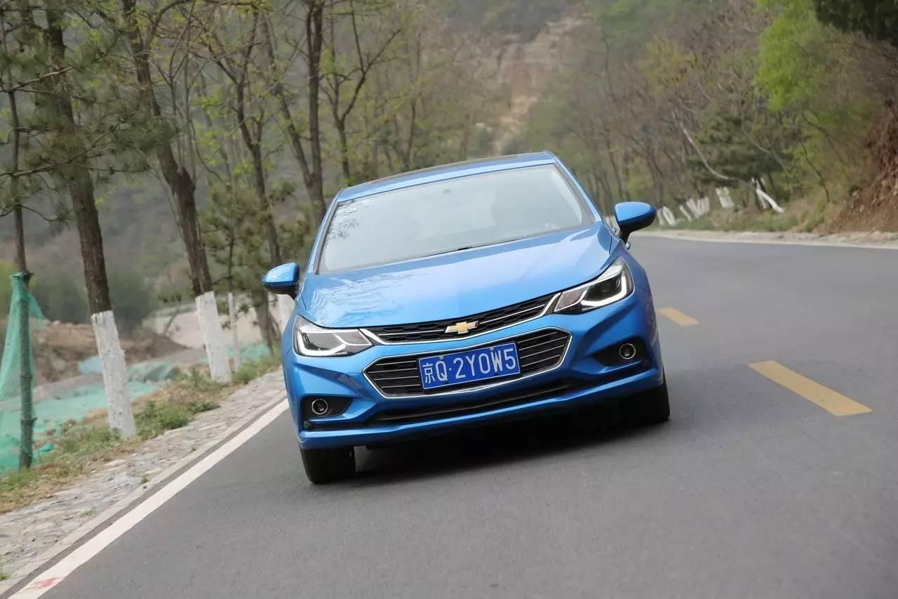 国外科鲁兹两厢掀背版试驾,二手科鲁兹两厢掀背最新用车感受