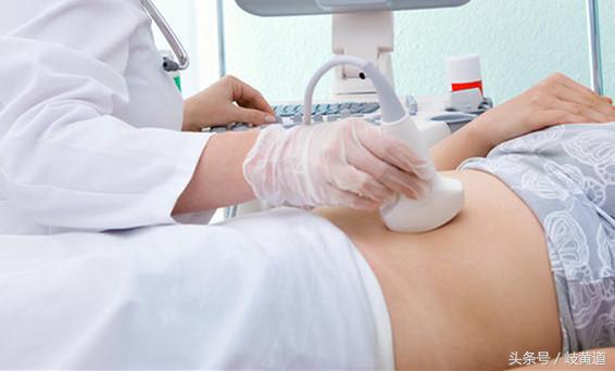 年轻女子突然腹痛，医生怀疑1种病，处理不好可能会要命