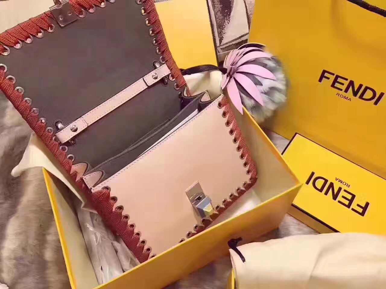 fendi包包最新款,fendi包的经典款