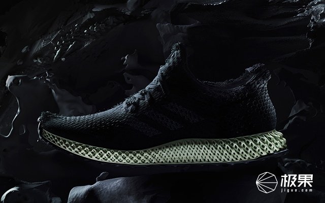 便捷式系鞋带球鞋,自动系鞋带的nike球鞋