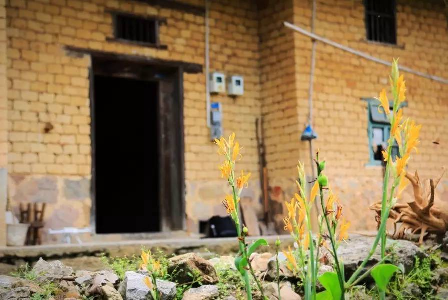 元宝山下，山水云间，悠悠闲云时光，恰好那时我也在