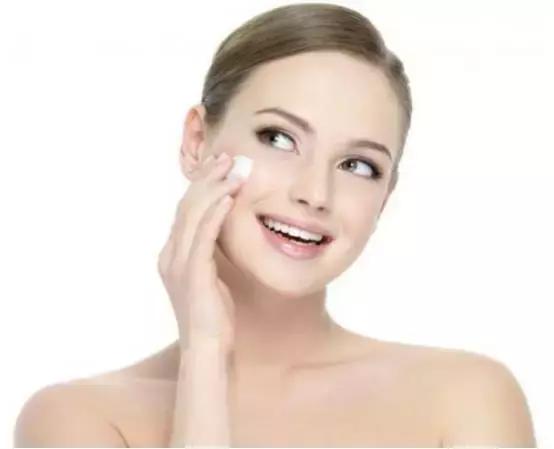 使用眼霜的误区,用护肤油的误区有哪些危害