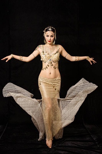 千万不要以为我们只有一种肚皮舞