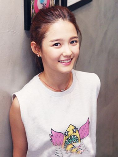 扎马尾前面的碎发怎么弄,扎高马尾额前碎发怎么处理