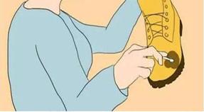 鞋子磨脚有个血泡怎么办,鞋子有脚臭味怎么清洗