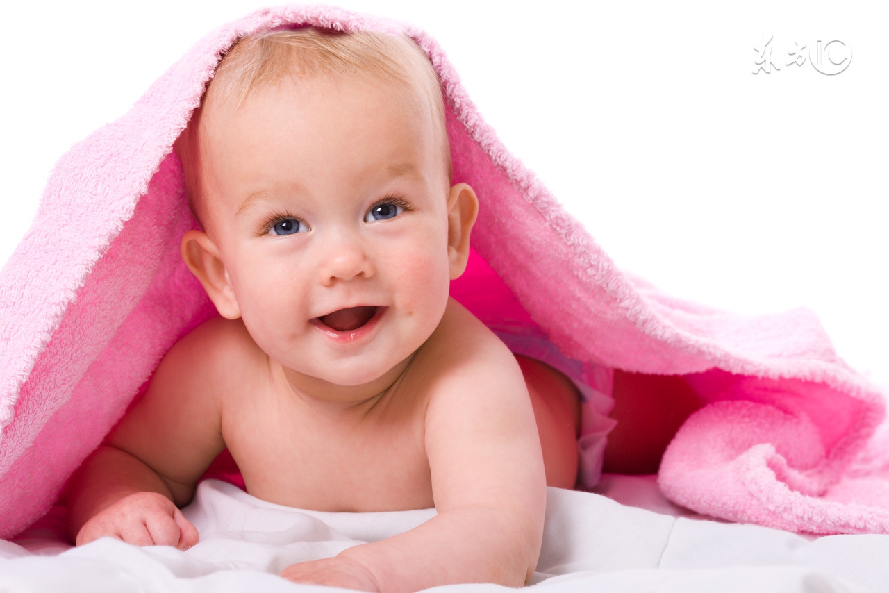 给婴幼儿洗澡时应关注什么,夏天给宝宝洗澡的正确方法