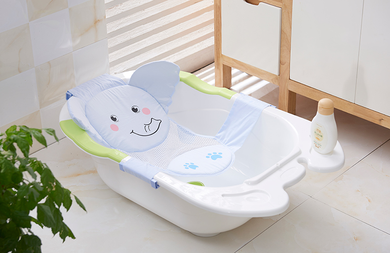 给婴幼儿洗澡时应关注什么,夏天给宝宝洗澡的正确方法