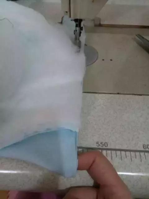 自己动手给宝宝做防踢睡袋,宝宝什么时候可以用分腿睡袋