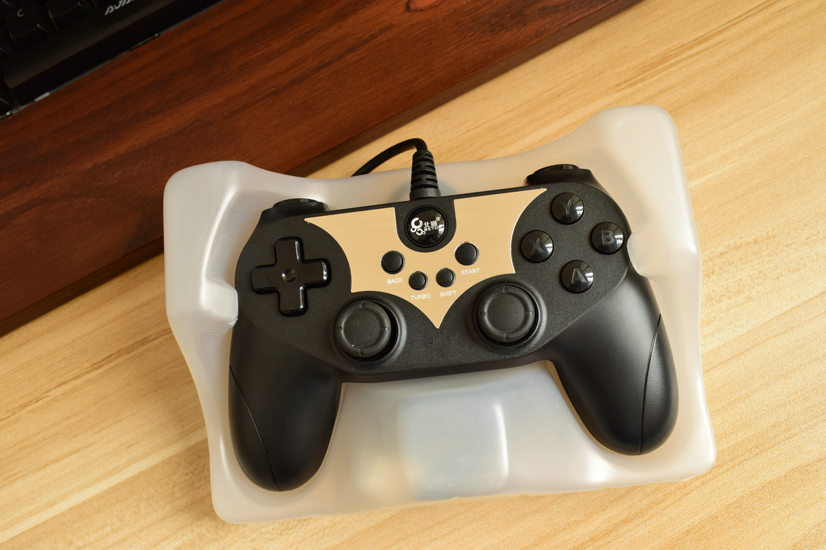 北通蝙蝠3游戏手柄怎么连接电视,北通蝙蝠3游戏手柄玩街机