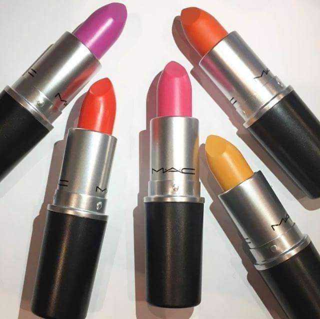 四大色系热门唇膏色号通通报给你，照着买准没错！