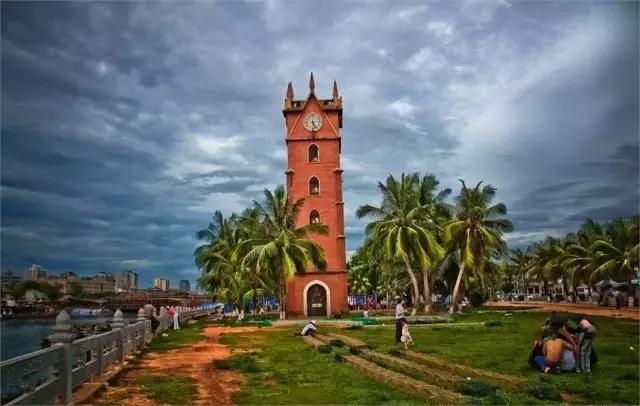 海南环线旅游攻略必去景点推荐,海南旅游攻略必去景点推荐日月湾