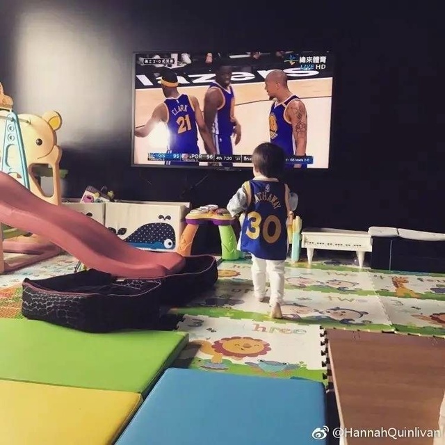 潘晓婷加入周杰伦吴彦祖明星勇士球迷阵营！最无敌勇蜜竟是他！