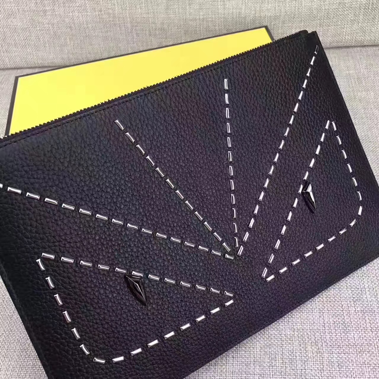 fendi包包最新款,fendi包的经典款