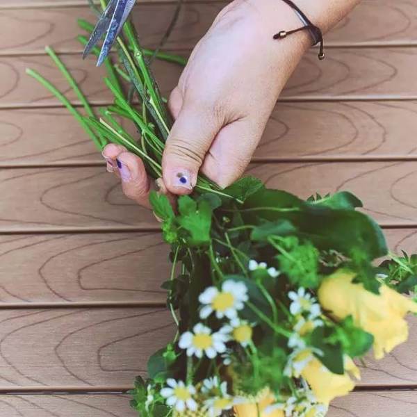 花艺步骤图,适合初冬的花艺