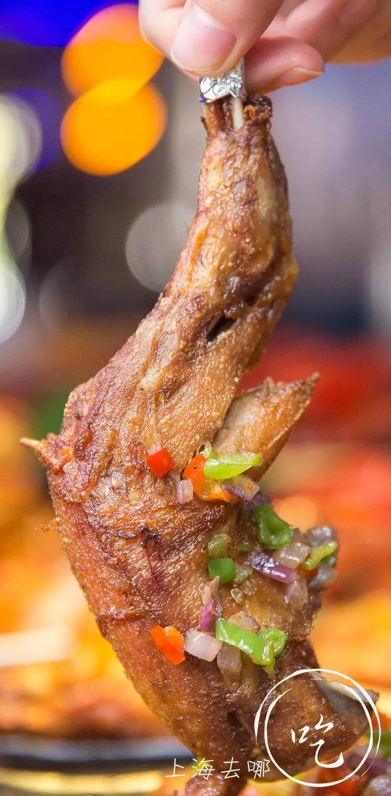 这家店营业到清晨2点，卖的都可以选Size，还给手活儿好的打折……