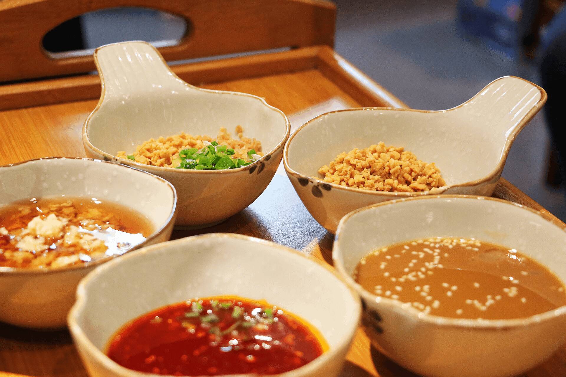 一不谨慎美成自拍圣地！说这是吃火锅的谁信？