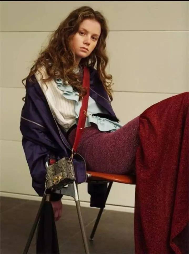 时髦又轻盈特别适合夏天的包包,告别土气包包