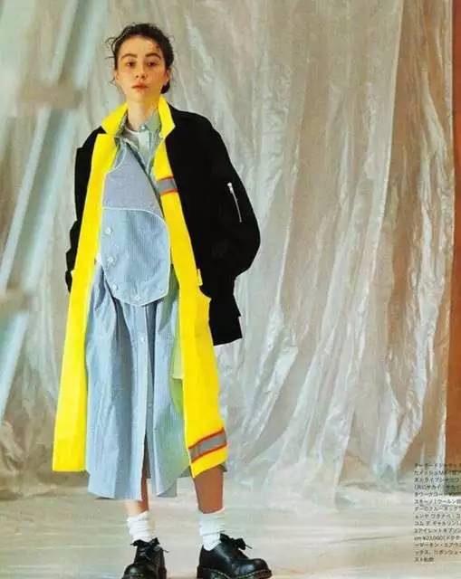 人见人爱！这个BOY风少女有点cool！