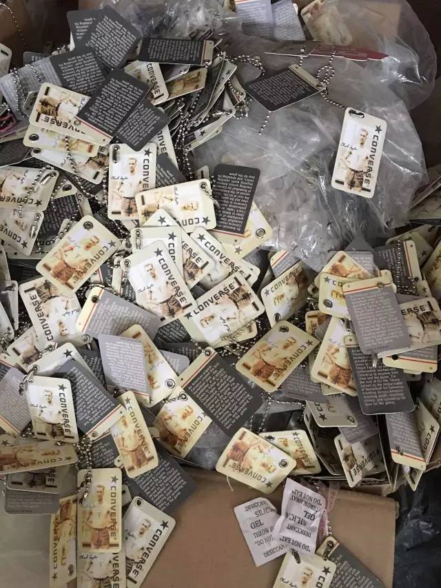 你造吗｜“名牌运动鞋”只值30“高端化妆品”厕所里灌的！这些网购爆款你还在买吗？