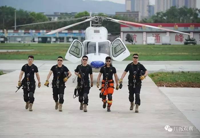 帅炸！五一小长假成都警方空中巡逻，川观君坐直升机亲历空中安保