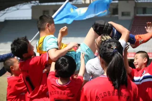 徐家沟小学足球队,力压群雄足球