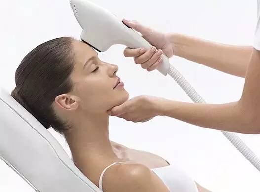 那些被阳光选为“斑”长的肌肤，得学会这样自救