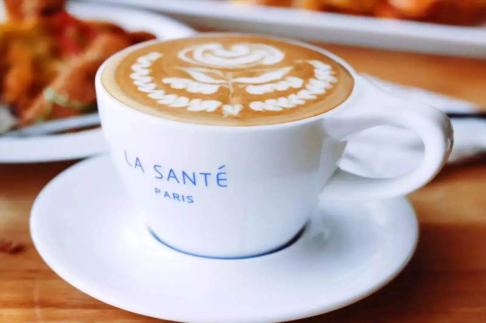 BLUFISH｜他在天津造了这座蓝色的饕餮城堡，只为把青梅竹马的她从巴黎追回来