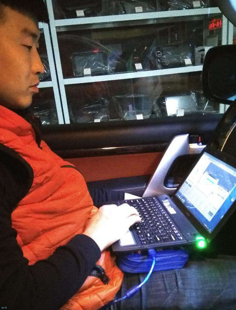 沈阳易阳汽车音响：丰田兰德酷路泽升级8音度DSP，感受极致音质效果！