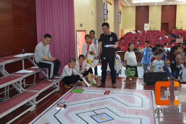 惠济区举办2017年青少年机器人社团对抗赛