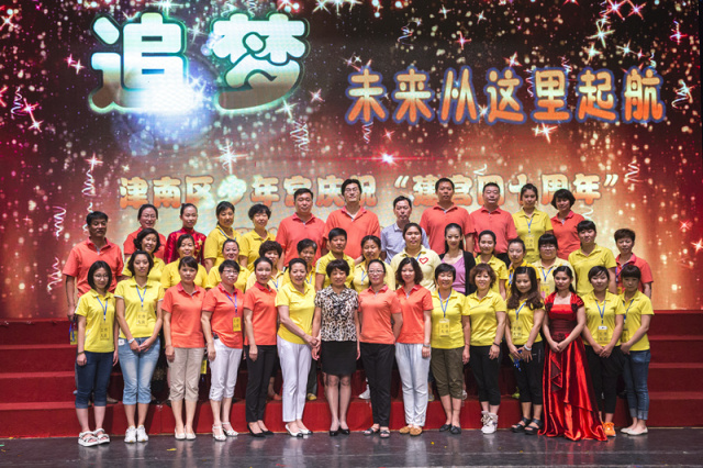 关注小美直播,关注小美头条号