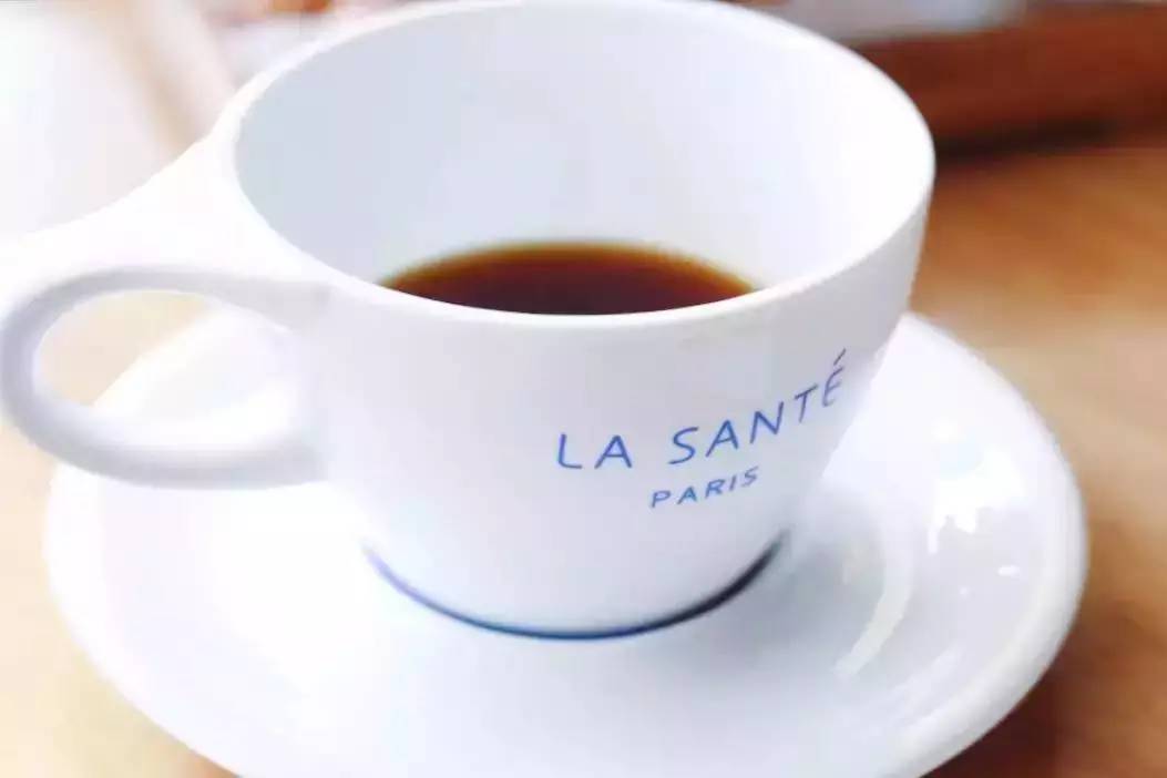 BLUFISH｜他在天津造了这座蓝色的饕餮城堡，只为把青梅竹马的她从巴黎追回来