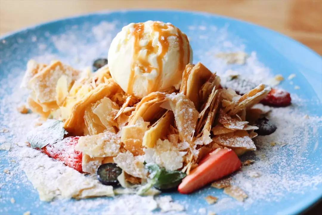 BLUFISH｜他在天津造了这座蓝色的饕餮城堡，只为把青梅竹马的她从巴黎追回来