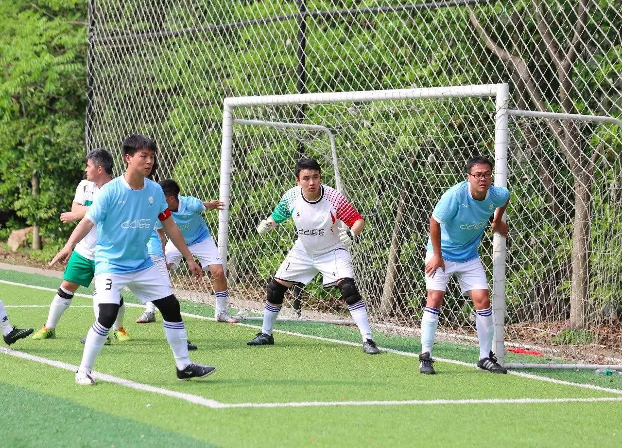 他们上演了一场杭州版实况足球，用爱搭起希望的桥梁！