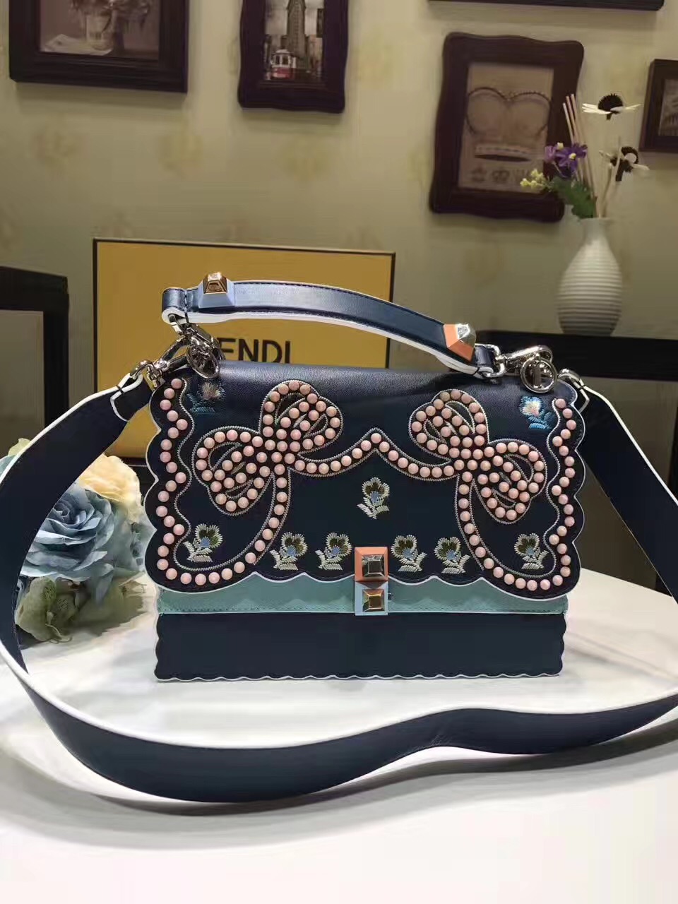 fendi包包最新款,fendi包的经典款