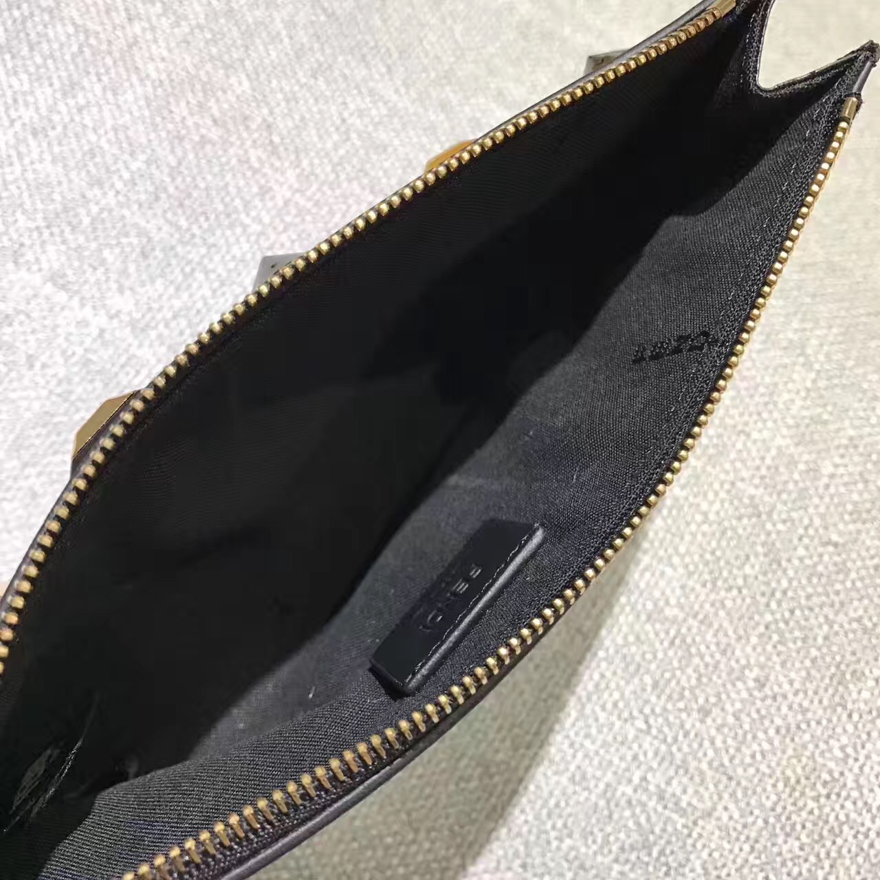 fendi包包最新款,fendi包的经典款