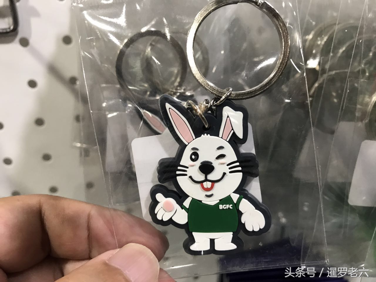 来看看泰超球队的球迷纪念品商店，和中超有的比不？
