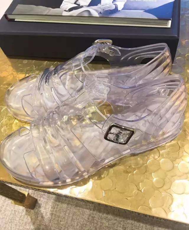 香奈儿2023凉鞋多少钱,香奈儿珍珠凉鞋多少钱