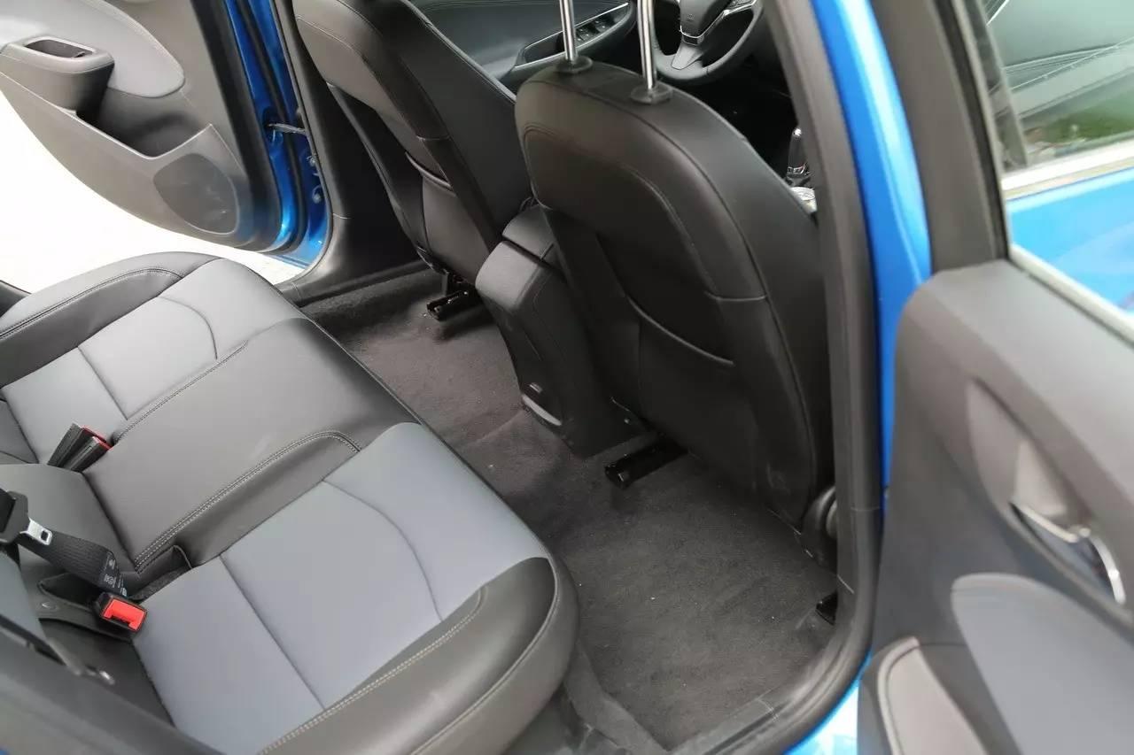 国外科鲁兹两厢掀背版试驾,二手科鲁兹两厢掀背最新用车感受