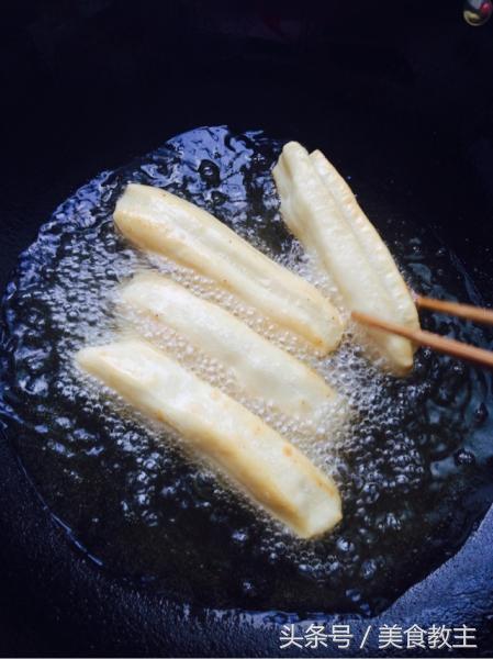 油酥和面炸油条,炸脆皮油条凉水和面