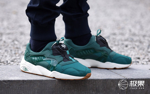 便捷式系鞋带球鞋,自动系鞋带的nike球鞋