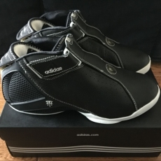 便捷式系鞋带球鞋,自动系鞋带的nike球鞋