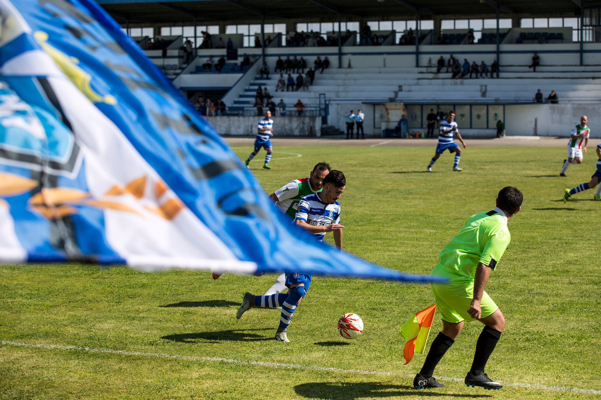 这支葡萄牙业余队脏到没人敢跟他们踢球但队长说他其实是个好人