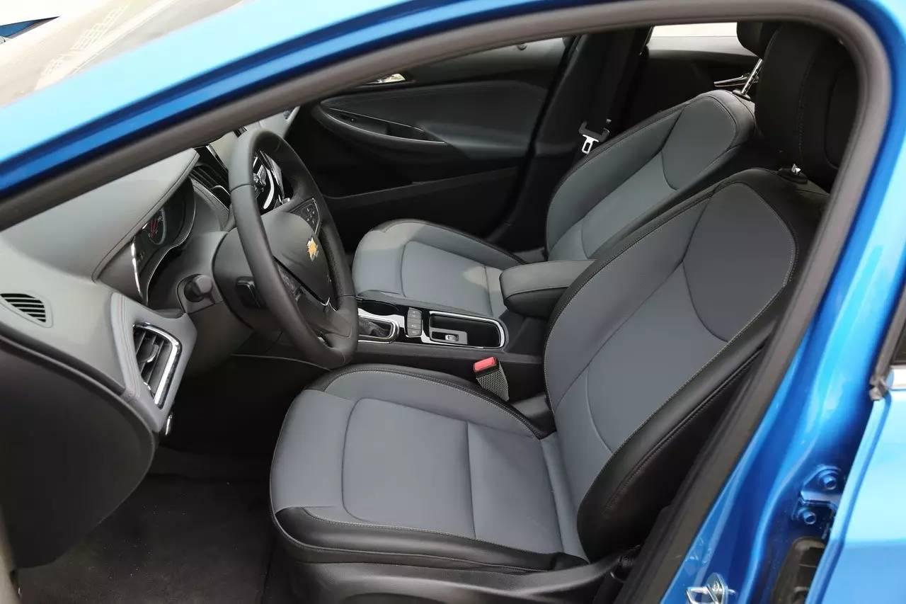 国外科鲁兹两厢掀背版试驾,二手科鲁兹两厢掀背最新用车感受