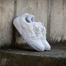 便捷式系鞋带球鞋,自动系鞋带的nike球鞋